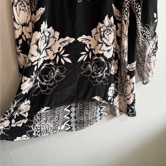 Biya Johnny Was Black and White Floral Silk Embroidered Flowy Boho Top Blouse - Picture 4 of 10